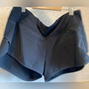 Lululemon Speed Up classic low rise shorts